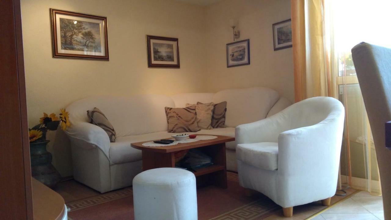 Apartment Tatjana Vis Bagian luar foto