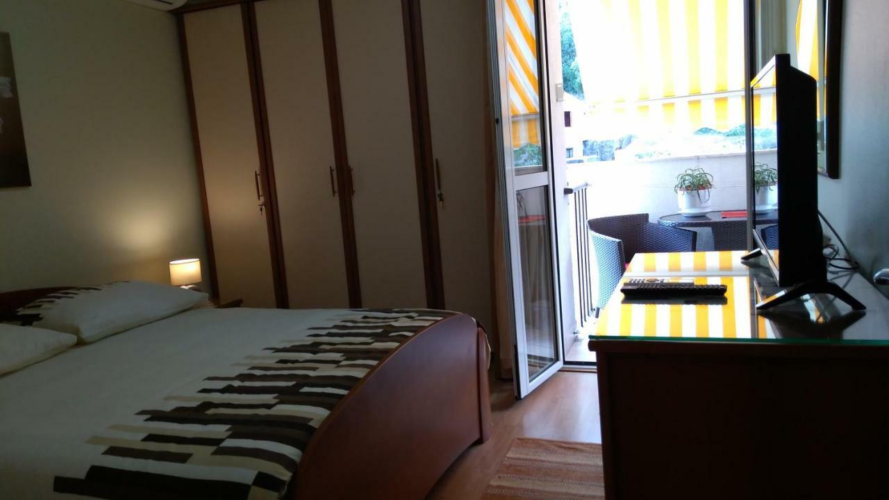 Apartment Tatjana Vis Bagian luar foto