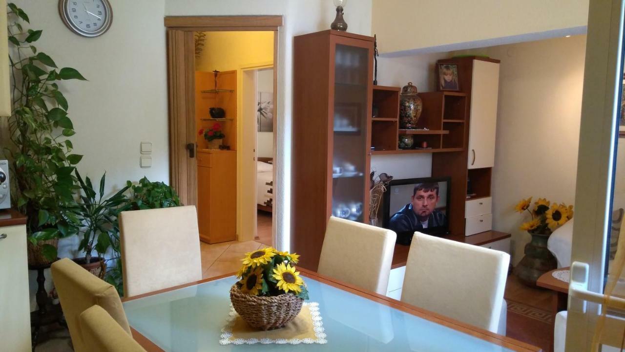 Apartment Tatjana Vis Bagian luar foto